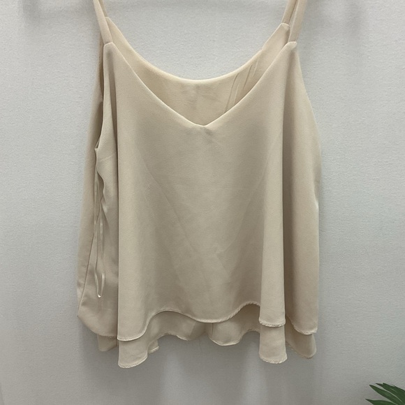 Paper Crain- Cream Tank - Picture 1 of 4